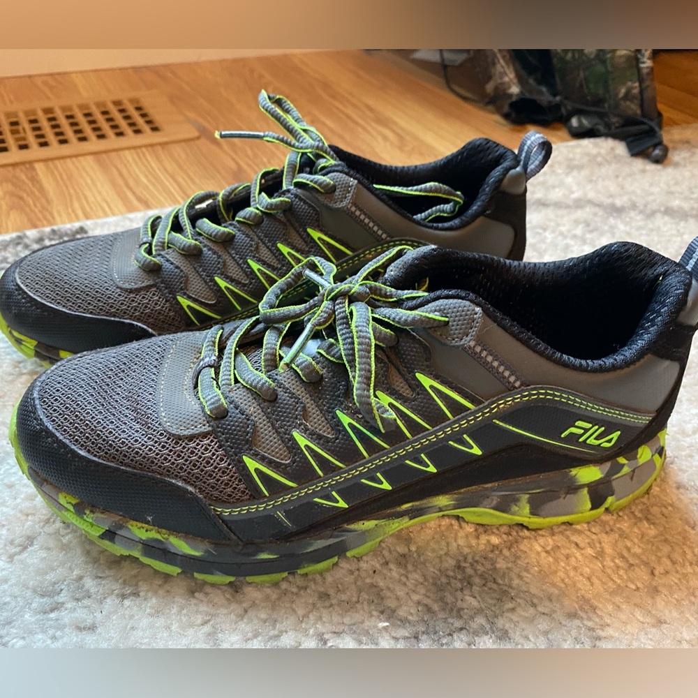 Fila Kids' Black and Neon Green Sneakers boys Size 6 - Picture 3 of 7